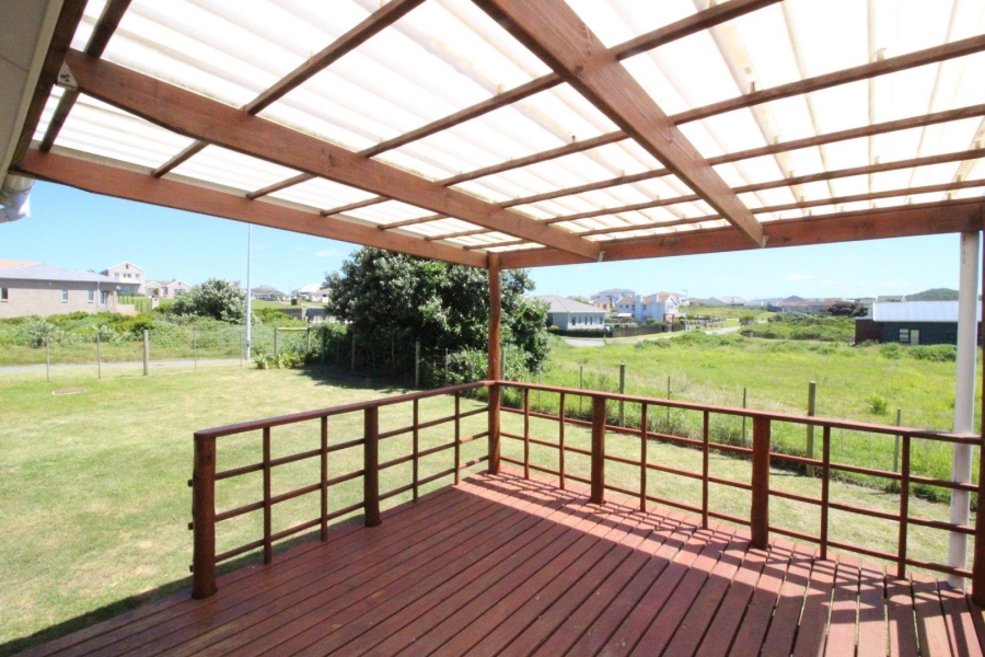 To Let 3 Bedroom Property for Rent in Kidds Beach Eastern Cape